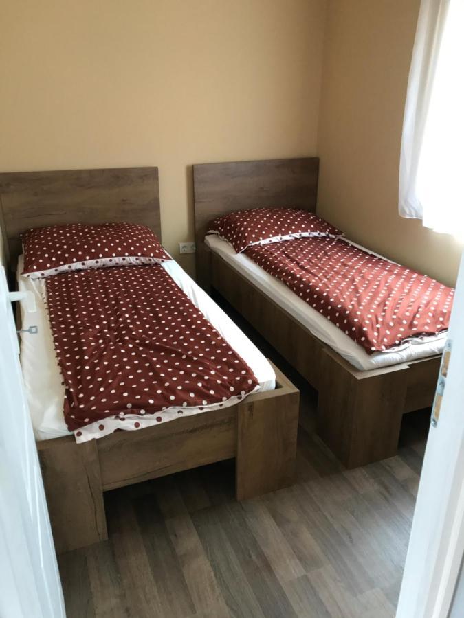 Dunasor1 Apartman Domsod ภายนอก รูปภาพ